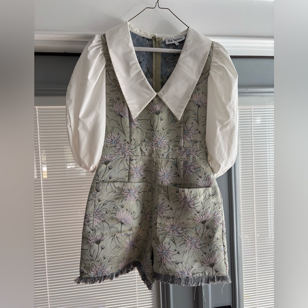 En Saison Floral Romper with White Collar— XS